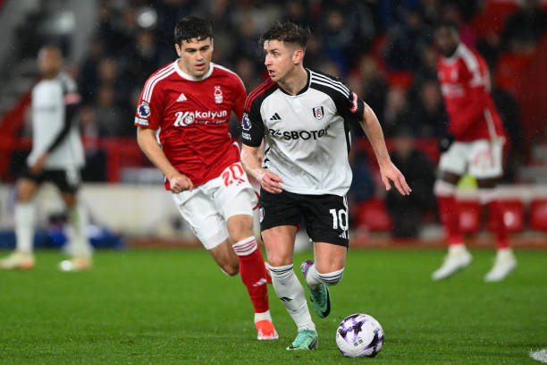 外线失准！湖人首节三分14投仅2中 首发五人合计7中0.